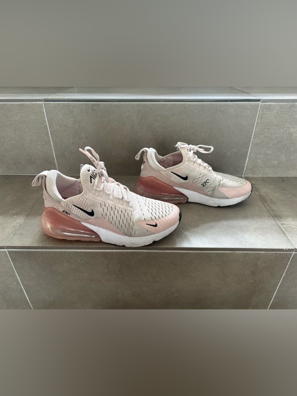 Nike Women’s Air Max 270 Soft Pink Sneakers Size 6.5 US - Picture 2 of 8